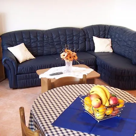 Apartment Seven Seas